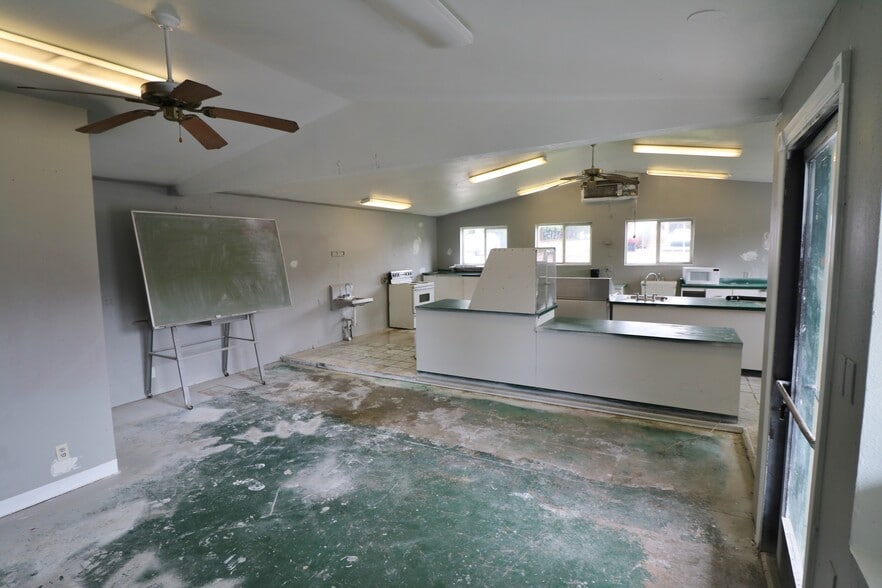 More Photos Of 127 Pacific Ave, Glendale Hotel For Sale