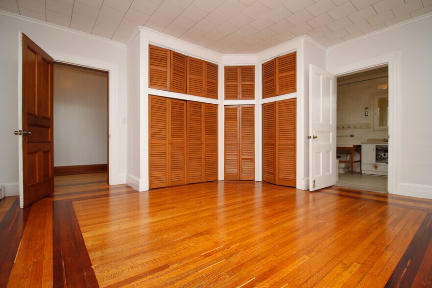 More Photos Of 417 W Blackwell St, Dover Office Residential For Sale