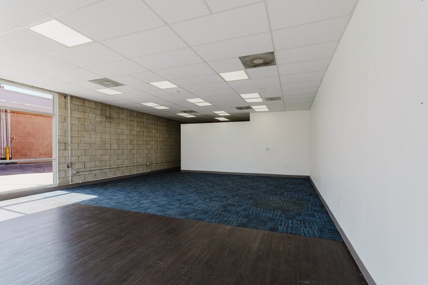 More Photos Of 5961 Laurel Canyon Blvd, Valley Village Storefront For Lease