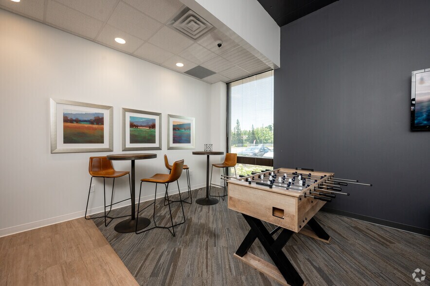 More Photos Of 3901 W 86th St, Indianapolis Office For Lease