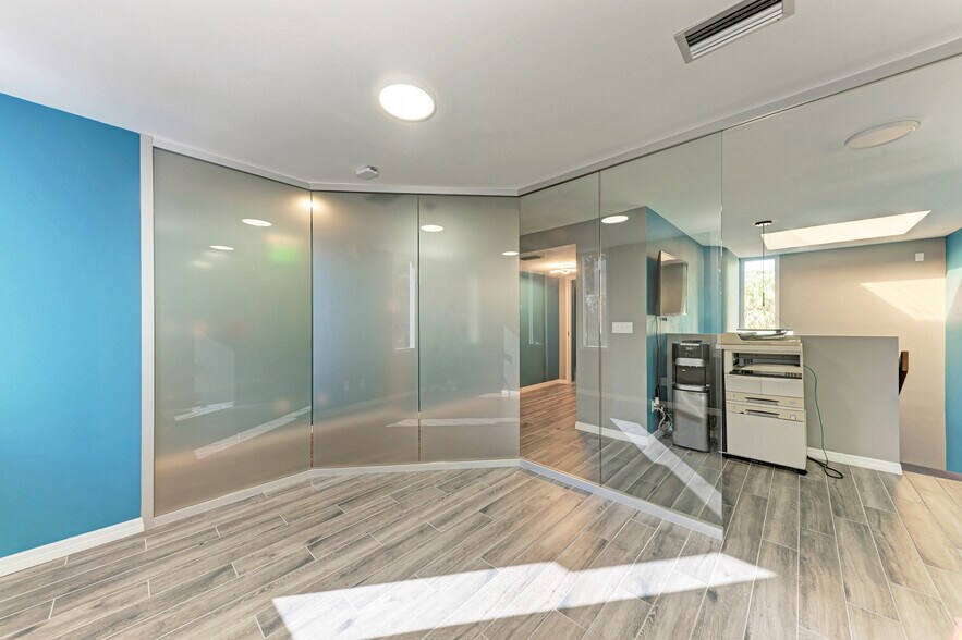 More Photos Of 1771 Manatee Ave W, Bradenton Loft Creative Space For Lease