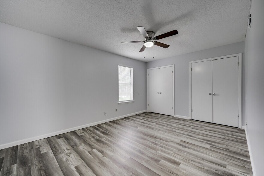 More Photos Of 1906 W Matthews Ave, Jonesboro Apartments For Sale