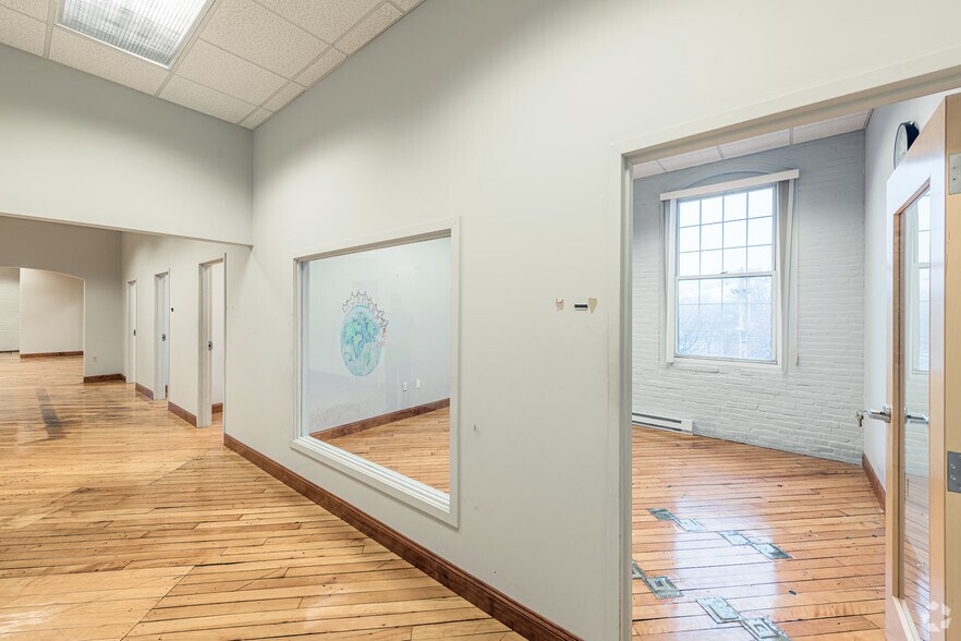 More Photos Of 10 Admiral St, Providence Office For Lease