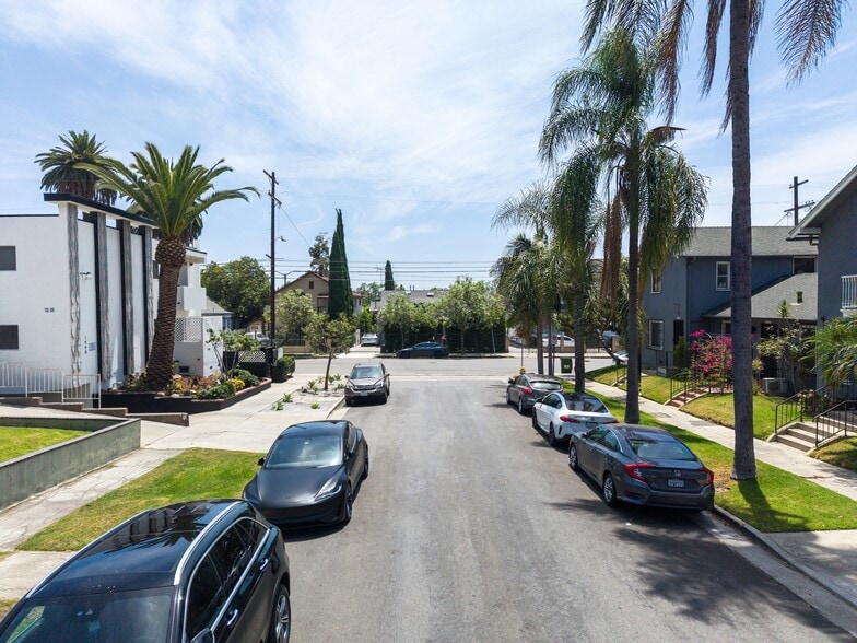 More Photos Of 1900 Dracena Dr, Los Angeles Apartments For Sale