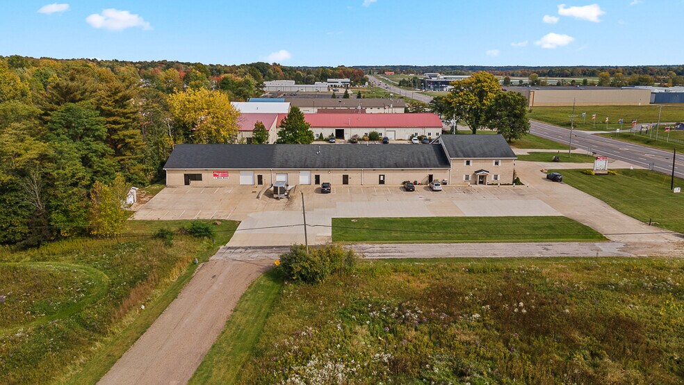 More Photos Of 2425 Medina Rd, Medina Office For Lease