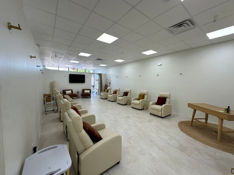 More Photos Of 7731 Perkins Rd, Baton Rouge Storefront For Lease