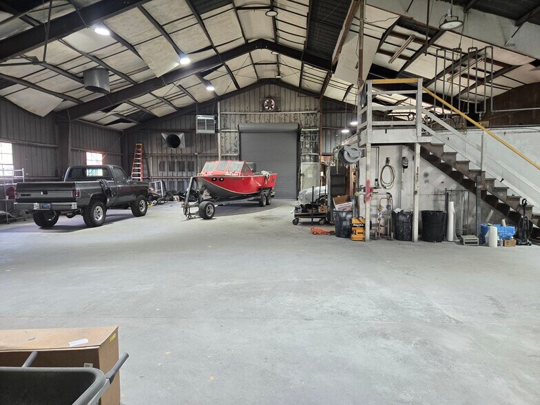 More Photos Of 390 N Front St, Coos Bay Industrial For Sale