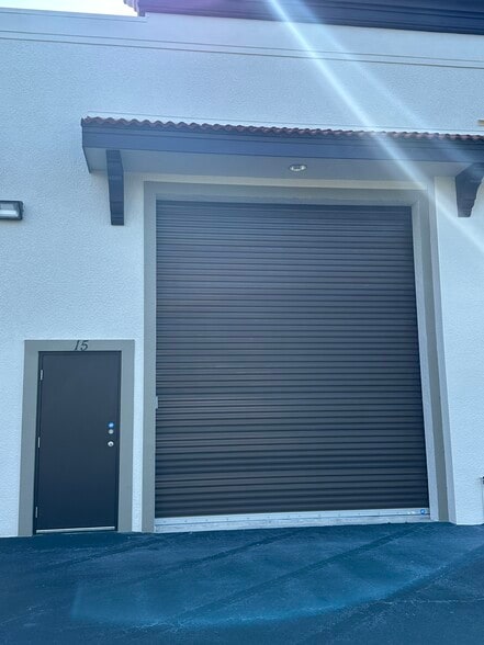 More Photos Of 16131 Performance, Naples Flex For Sale