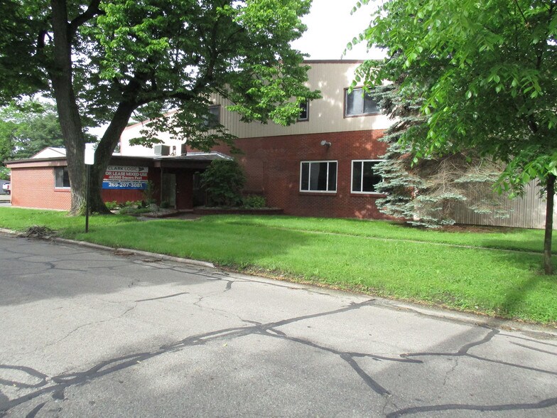 More Photos Of 403 S Jefferson St, Sturgis Manufacturing For Lease