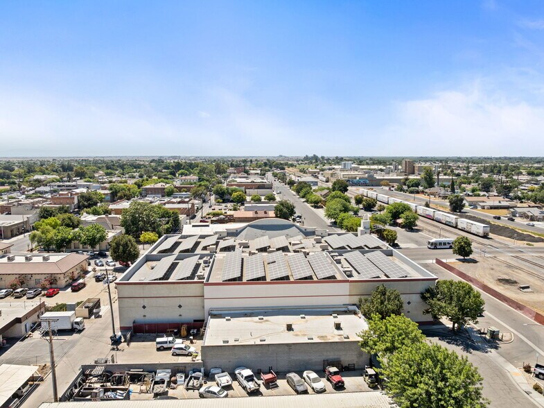 More Photos Of 400 Follett St, Lemoore Freestanding For Sale