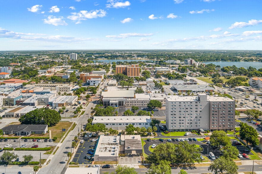 More Photos Of 155 Avenue B SW, Winter Haven Storefront For Sale
