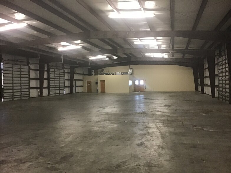 More Photos Of 418 S Padre Island Dr, Corpus Christi Showroom For Lease