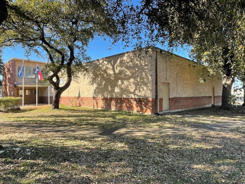 Primary Photo Of 1309 Newport Ave, Dallas Lodge Meeting Hall For Sale