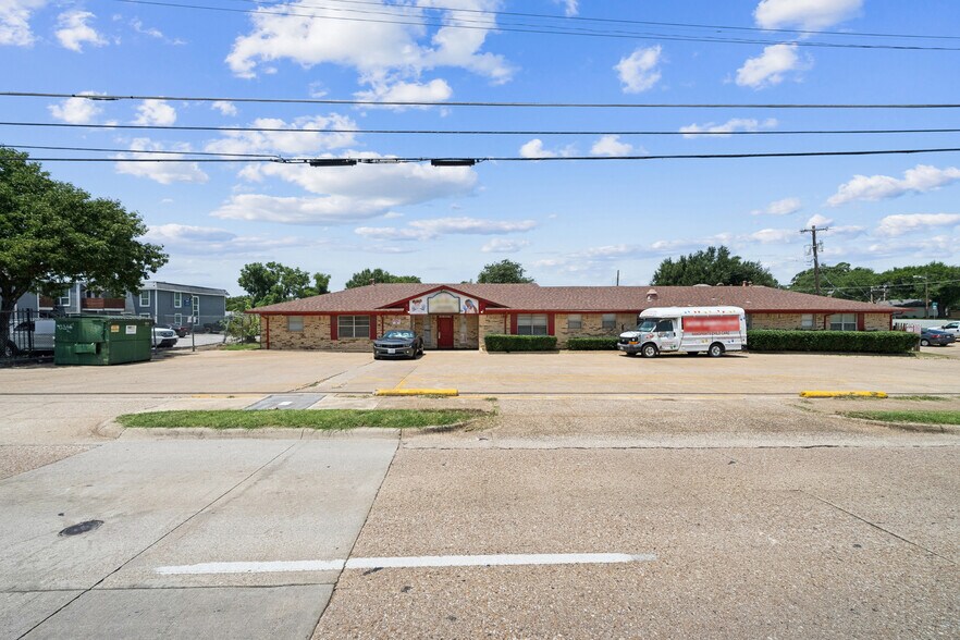 More Photos Of 2805 Peavy Rd, Dallas Daycare Center For Sale