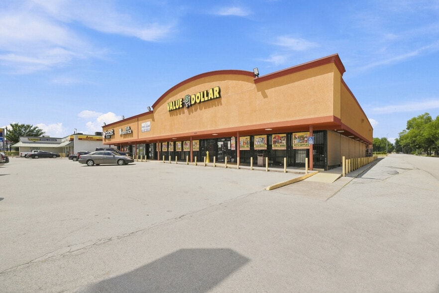 More Photos Of 5811 Lyons Ave, Houston Freestanding For Lease