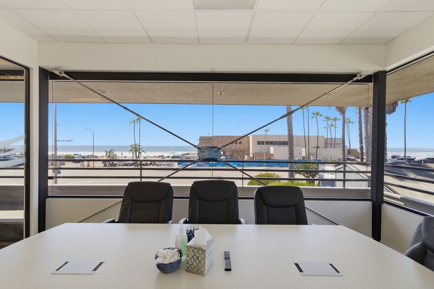 More Photos Of 2533 S Highway 101, Cardiff By The Sea Coworking Space