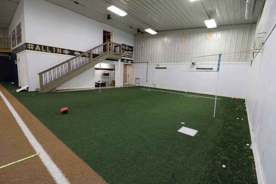 More Photos Of 1223 E Sciota Ave, Peoria Heights Industrial For Lease