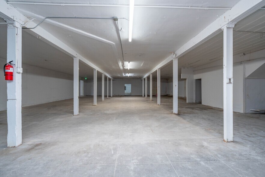 More Photos Of 425 E 58th St, Los Angeles Warehouse For Lease