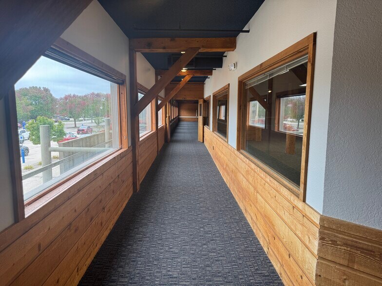 More Photos Of 712 Riverfront Dr, Sheboygan Office For Sale