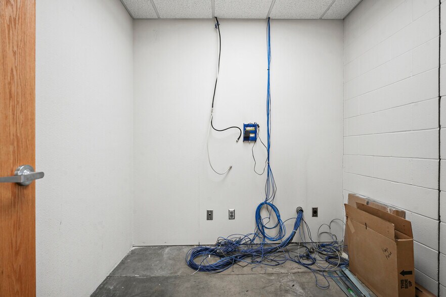 More Photos Of 4811 Curtis Rd, Dodgeville Warehouse For Sale