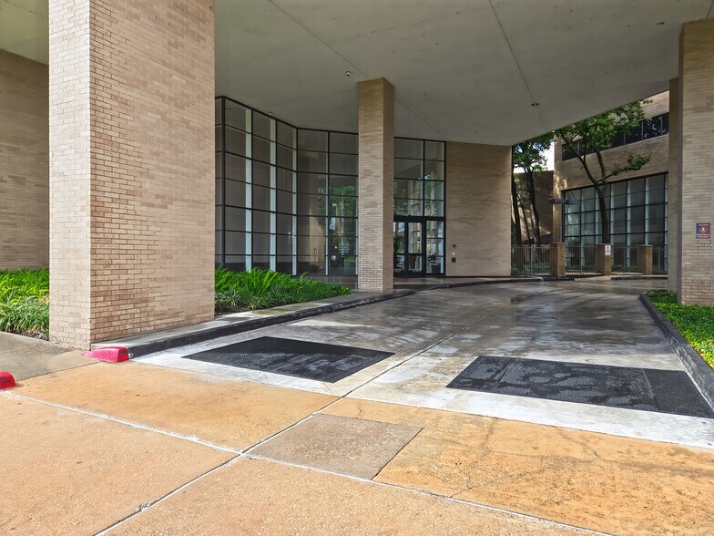 More Photos Of 3663 N Sam Houston Pky E, Houston Coworking Space