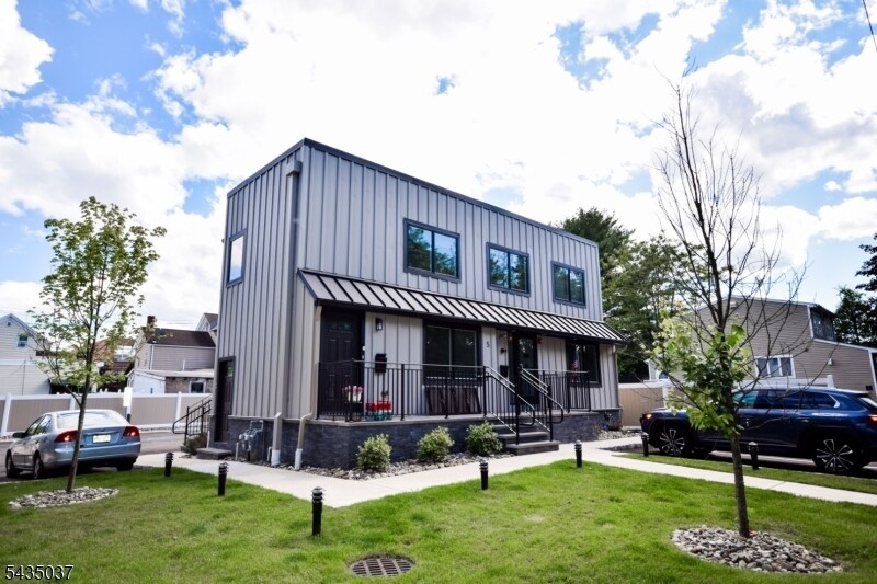 More Photos Of 5 Muller Plz, Little Falls Flex For Lease