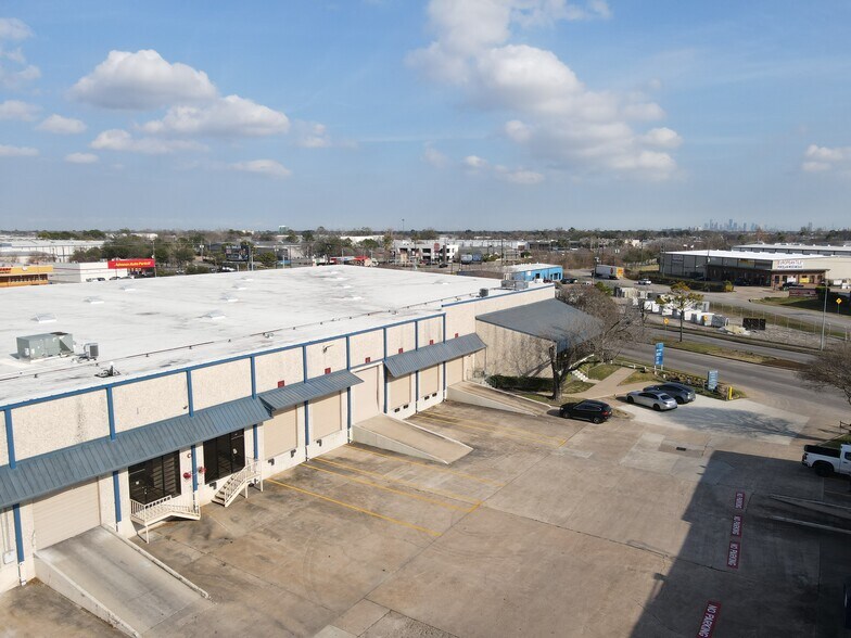 More Photos Of 8700 Clay Rd, Houston Unknown For Lease