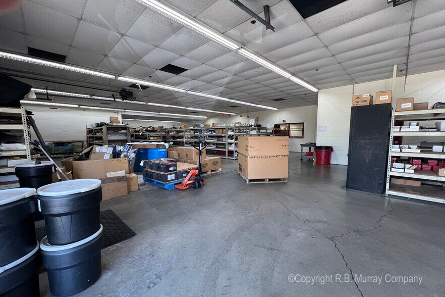 More Photos Of 2813 N Neergard Ave, Springfield Truck Terminal For Sale