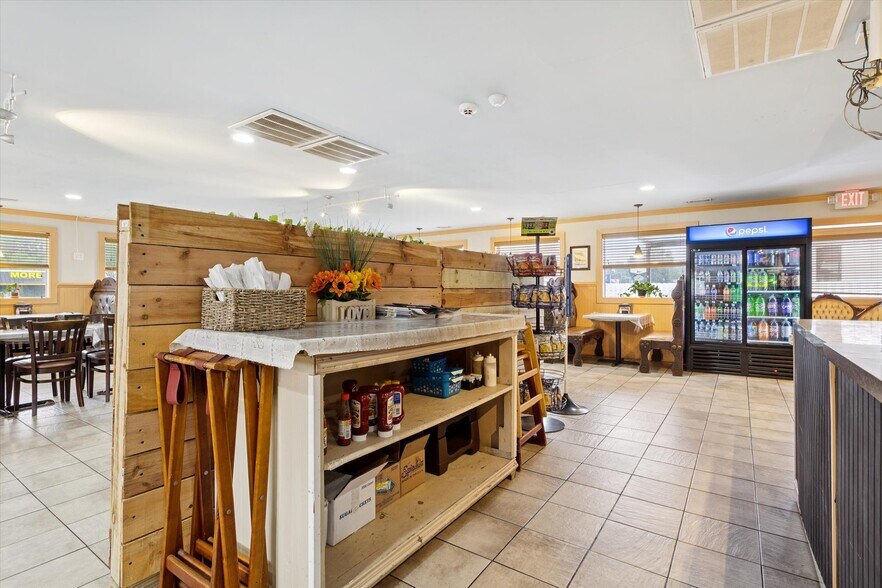 More Photos Of 1370 S Military Hwy, Chesapeake Restaurant For Sale