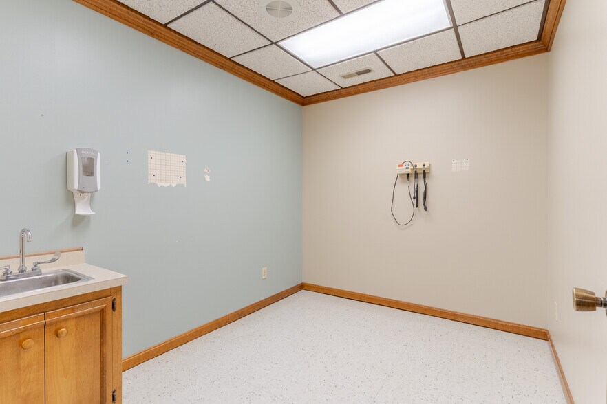 More Photos Of 2816 Veach Rd, Owensboro Medical For Sale