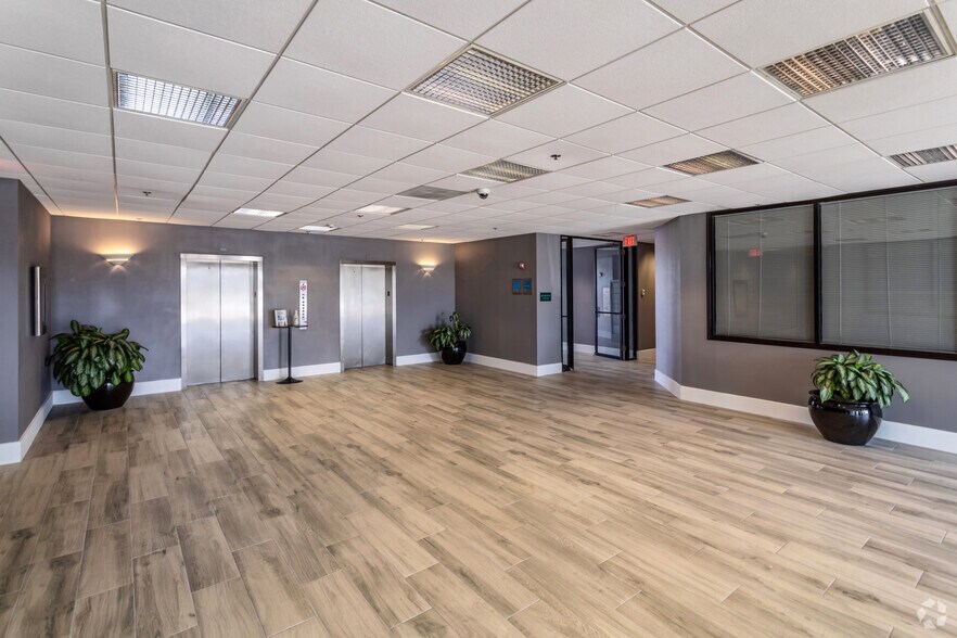 More Photos Of 1707 Orlando Central Pky, Orlando Office For Lease