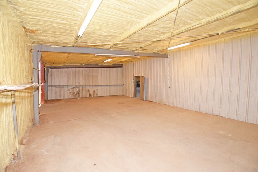 More Photos Of 305 E 57th St, Odessa Warehouse For Sale