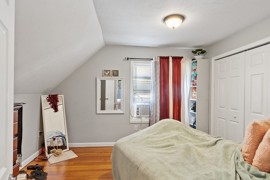 More Photos Of 36-38 Houghton St, Worcester Apartments For Sale