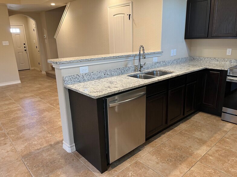 More Photos Of 13903 Annas Way, San Antonio Apartments For Sale