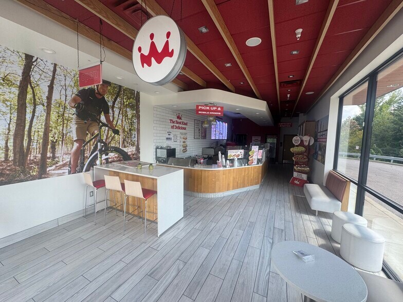More Photos Of 5270 Airline Rd, Arlington Freestanding For Lease