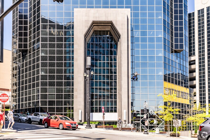 More Photos Of 150 4th Ave N, Nashville Office For Lease