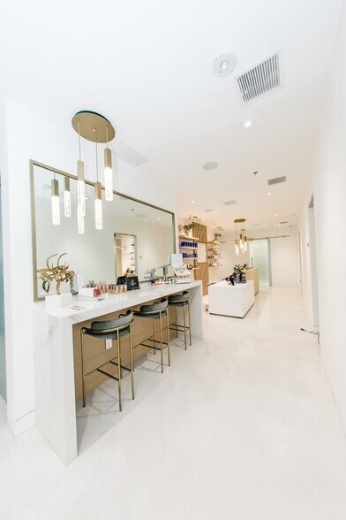 More Photos Of 2961 W Maple Loop Dr, Lehi Office For Lease