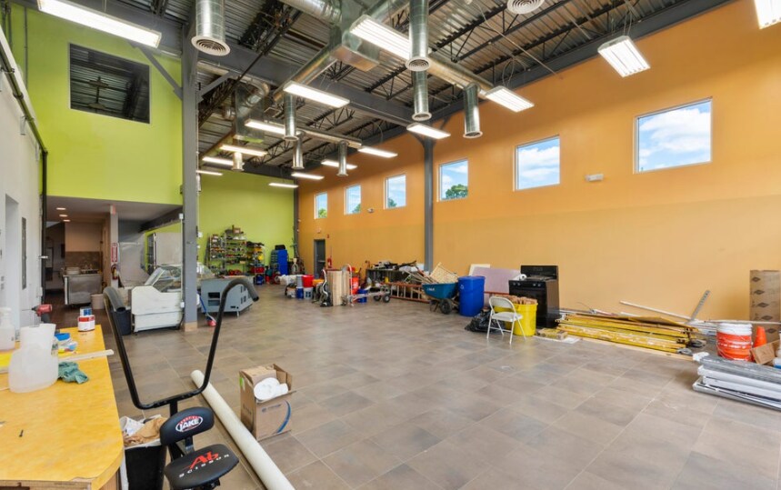 More Photos Of 1822 N Olden Ave, Ewing Restaurant For Sale