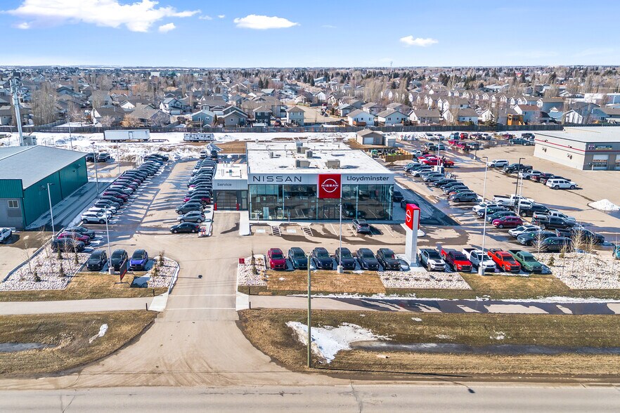 More Photos Of 2202 50 Av, Lloydminster Auto Dealership For Sale
