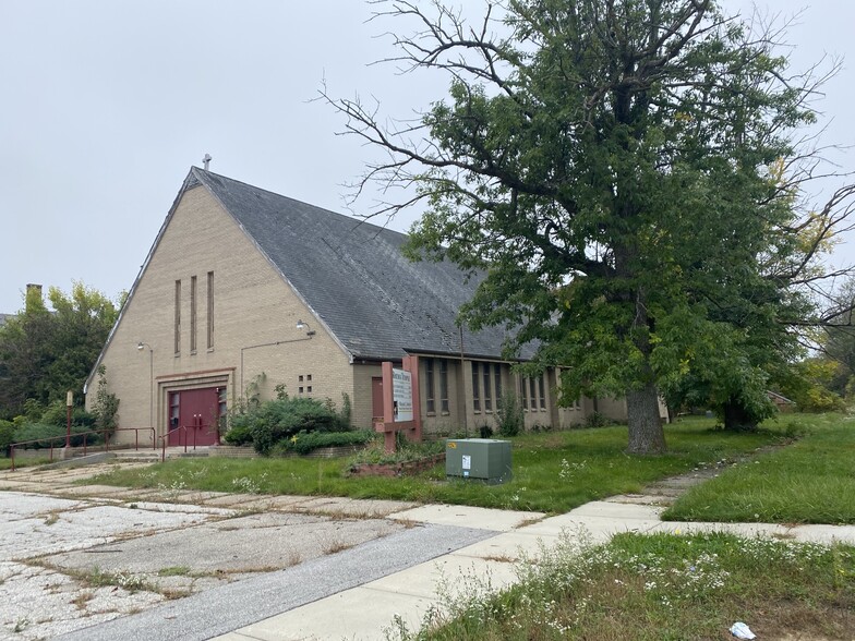 More Photos Of 1421 Veterans Memorial Pky, Saginaw Specialty For Sale