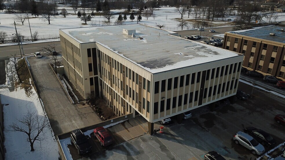 More Photos Of 3681 S Green Rd, Beachwood Office For Lease