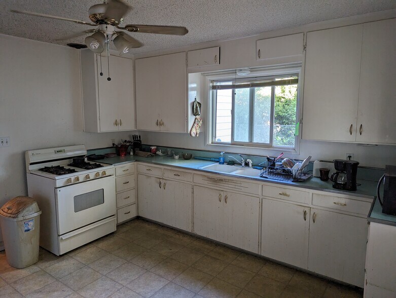More Photos Of 11367 San Juan St, Loma Linda Multifamily For Sale