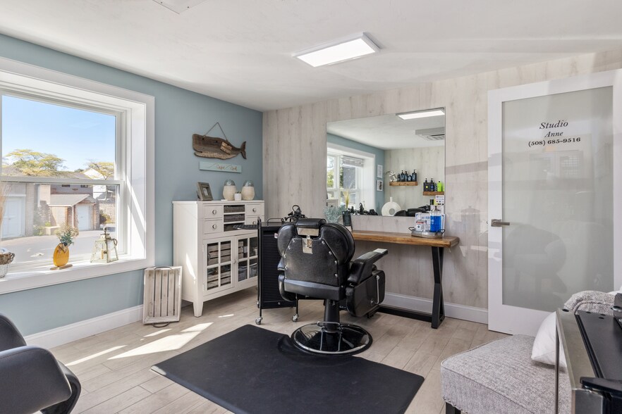 More Photos Of 712 Main St, Hyannis Storefront Retail Office For Sale