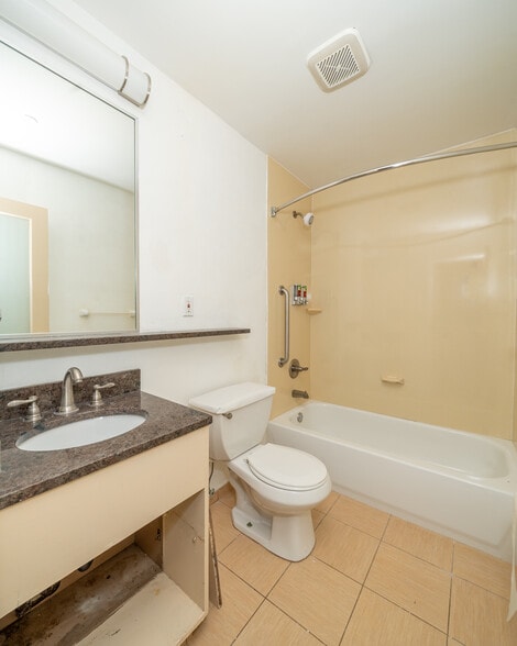 More Photos Of 129 W 46th St, New York Hotel For Sale