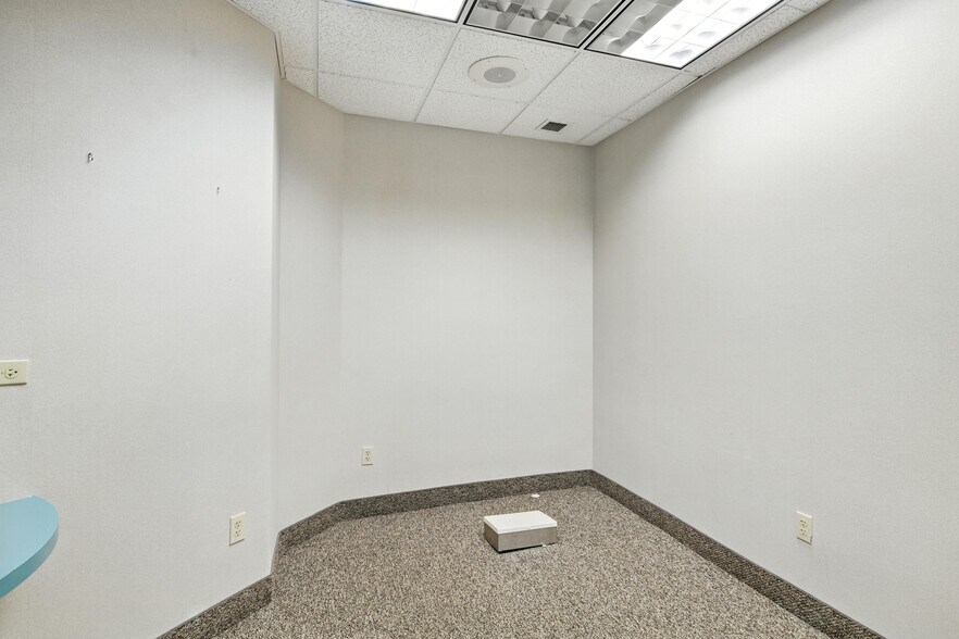 More Photos Of 3 Northwestern Dr, Bloomfield Medical For Lease