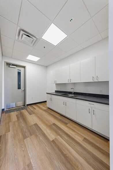 More Photos Of 6459 S Sossaman Rd, Mesa Warehouse For Lease
