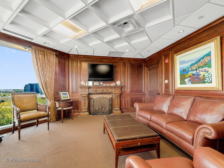 More Photos Of 1 TransAm Plaza Dr, Oakbrook Terrace Office For Sale