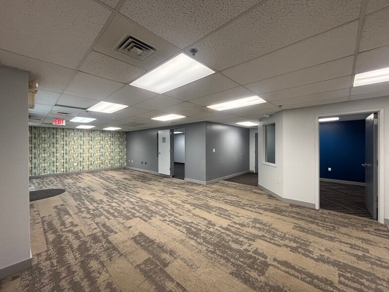 More Photos Of 3650 Patterson Ave, Winston-Salem Light Distribution For Lease