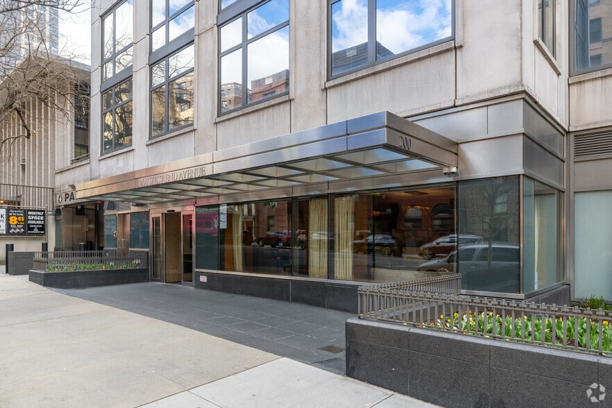 More Photos Of 200 W End Ave, New York Apartments For Lease