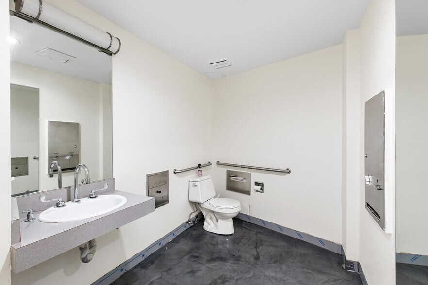 More Photos Of 55 Potrero Ave, San Francisco Showroom For Lease